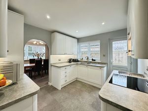 Photo 16- click for photo gallery